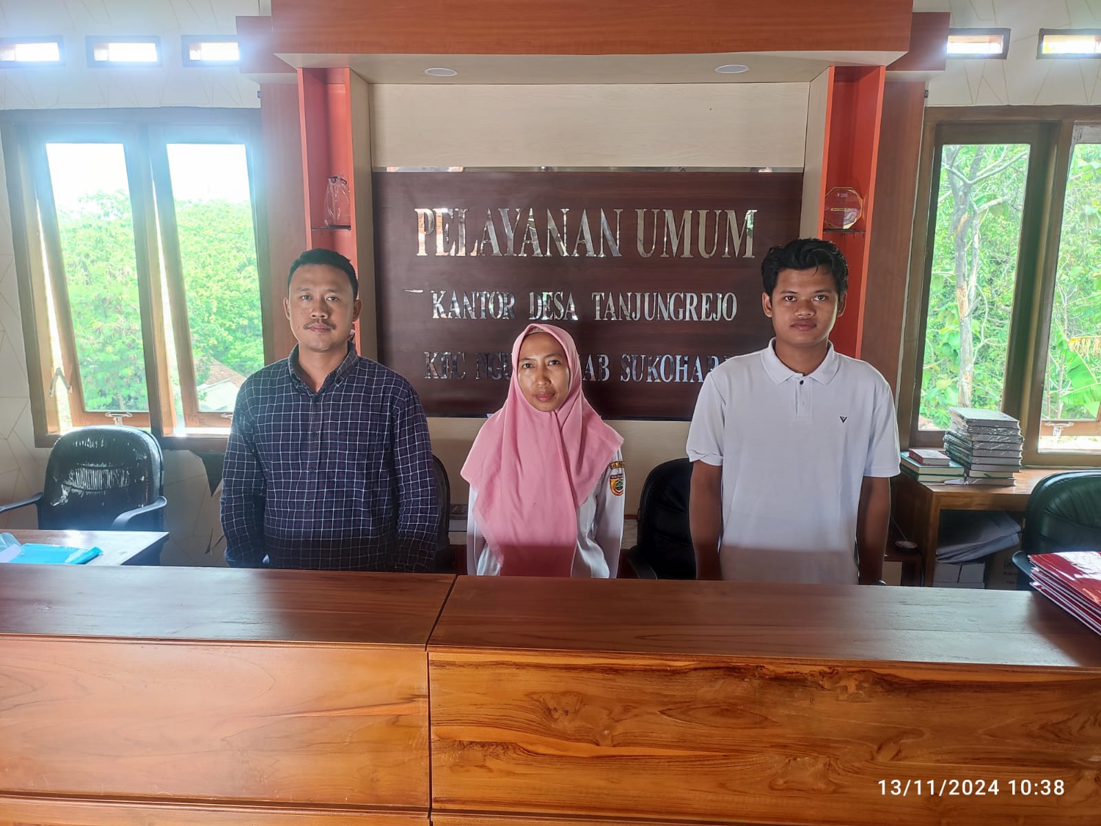 Pelayan Kantor Desa Tanjungrejo